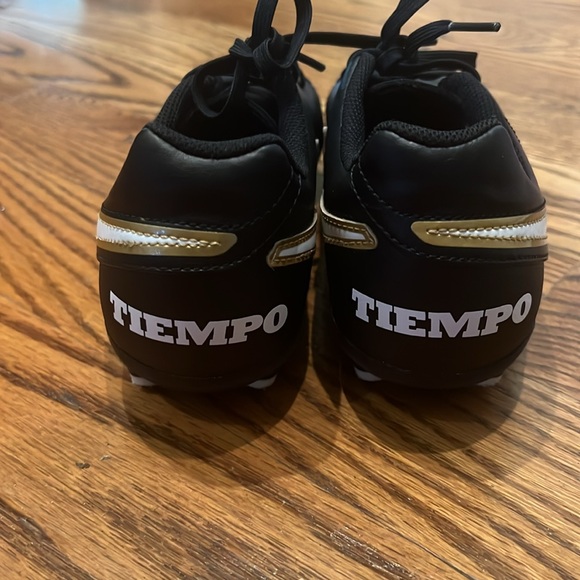 The Nike JR TIEMPO RIO III FG youth cleat size 4.5 - Picture 12 of 14